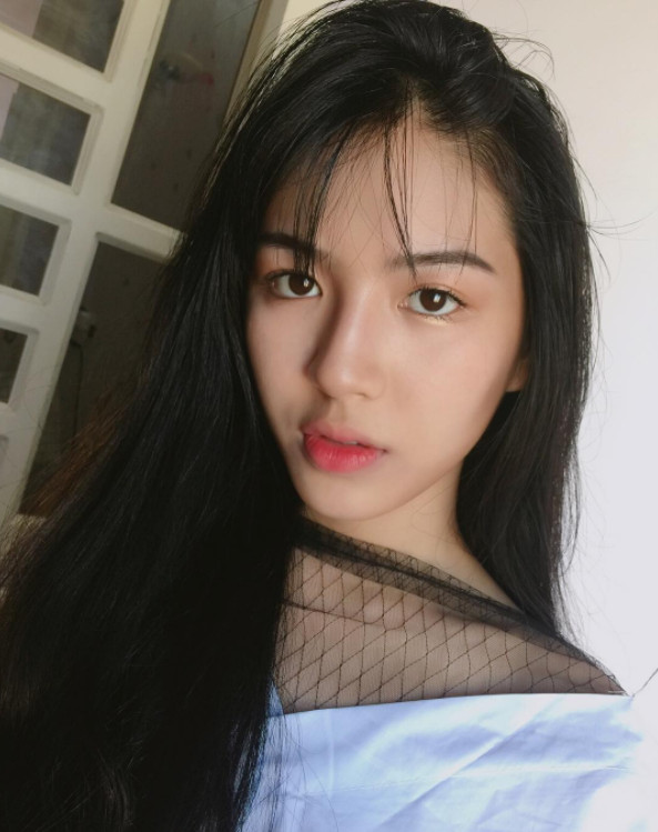 Muốn selfie đẹp bạn nên makeup trước