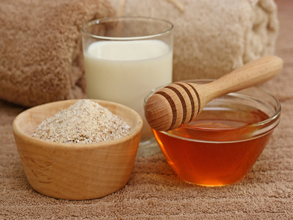 Cách trị mụn mủ hiệu quả bằng yến mạch và mật ong Cách trị mụn mủ hiệu quả bằng yến mạch và mật ong