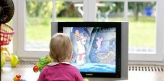 Trẻ xem TV nhiều có tốt không?