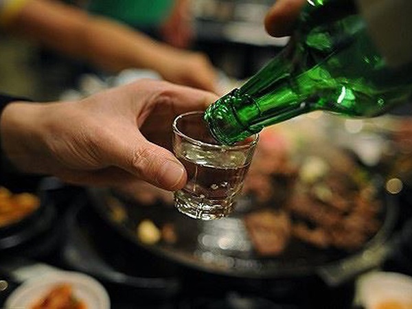 Mẹo uống rượu không say mà cánh mày râu nên biết Mẹo uống rượu không say mà cánh mày râu nên biết