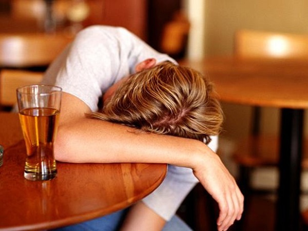 Mẹo uống rượu không say mà cánh mày râu nên biết Mẹo uống rượu không say mà cánh mày râu nên biết