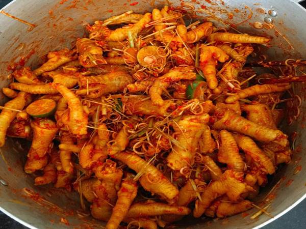 Cách làm chân gà sốt Thái chua cay, ngon chuẩn vị