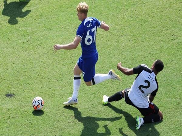 Tin Chelsea 18/8: The Blues đồng ý bán Hall cho Newcastle