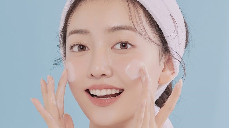 Hỗn hợp mật ong + nước cốt chanh - nguyên liệu giúp se khít lỗ chân lông hiệu quả Hỗn hợp mật ong + nước cốt chanh - nguyên liệu giúp se khít lỗ chân lông hiệu quả