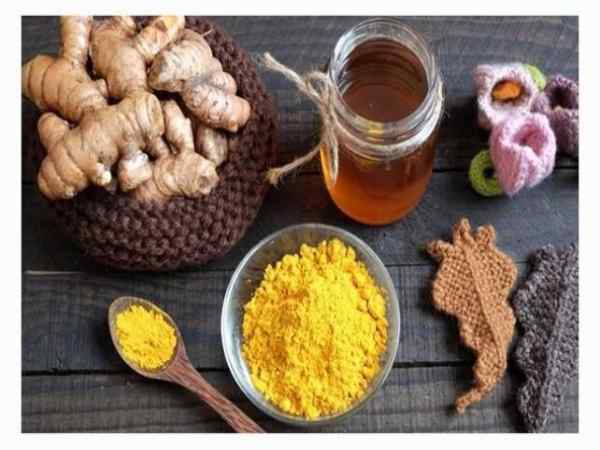 Tác dụng làm trắng da bằng rượu nghệ