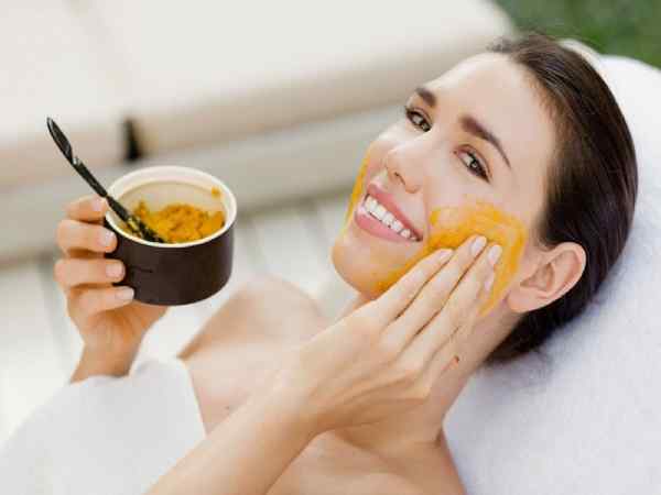 Đắp mặt nạ tăng cường ẩm cho da
