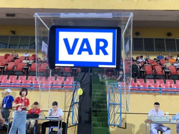 Bóng đá VN 2/4: Xác định 3 trận áp dụng VAR vòng 15 V-League