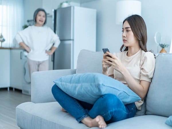 Mẹ chồng hay để ý nàng dâu nên làm gì là tốt nhất Mẹ chồng hay để ý nàng dâu nên làm gì là tốt nhất