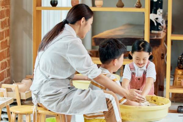 Làm thế nào để dạy con theo phương pháp Montessori?