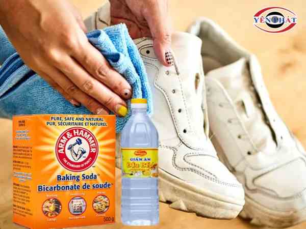 Cách giặt giày bằng baking soda và giấm ăn