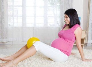 Mẹ bầu bị phù chân nên giảm lượng muối trong khẩu phần ăn hằng ngày