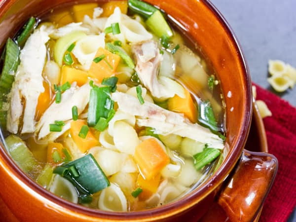 Gà nấu với đậu Hà Lan và phô mai