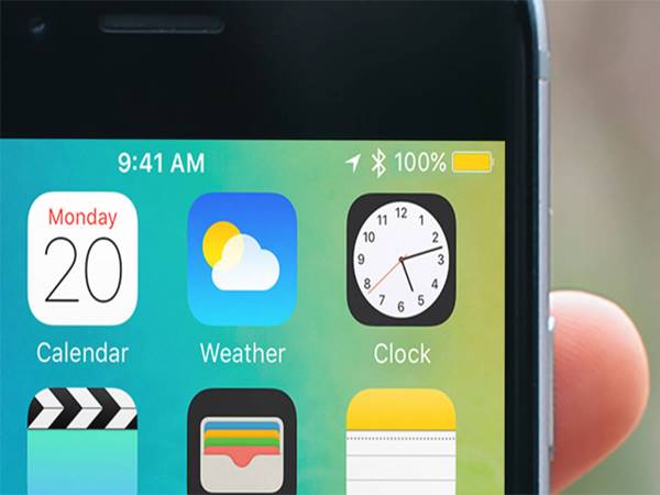 Pin iPhone hiển thị màu vàng