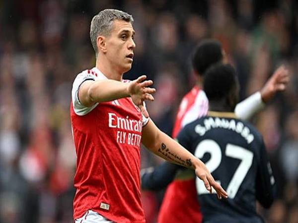 Tin Arsenal: Leandro Trossard cam kết tương lai với Pháo thủ