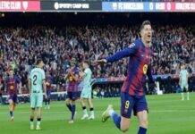 Tin Barcelona: HLV Hansi Flick khen ngợi hết lời Lewandowski