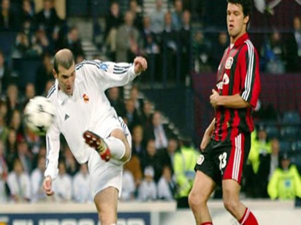 Real Madrid vô địch c1 năm 2002